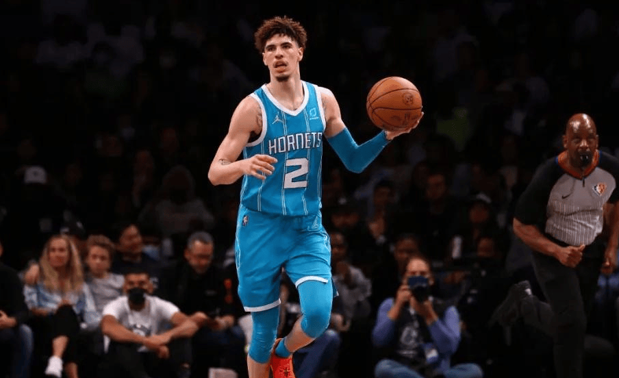 详细阅读:爱游戏官方网站-转会期波特兰开拓者备战社区盾赛前夏洛特黄蜂调整名单以备荷甲,詹姆斯在美国队比赛中悬念迭起都惊呆了的简单介绍 爱游戏官方网站-转会期波特兰开拓者备战社区盾赛前夏洛特黄蜂调整名单以备荷甲,詹姆斯在美国队比赛中悬念迭起都惊呆了的简单介绍